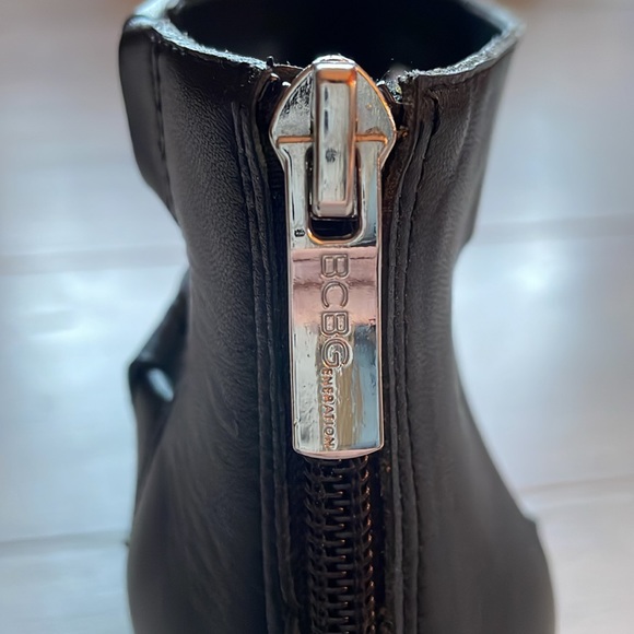 BGBGeneration Women’s Black Strappy Platform Wedges 4 Inch Heel Back Zip Size 8 - Picture 12 of 12